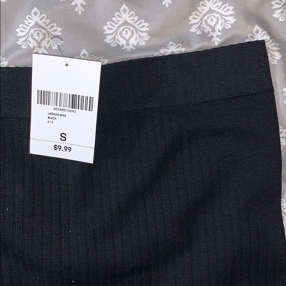 F21 Ribbed Biker Shorts Black Small - Picture 5 of 5